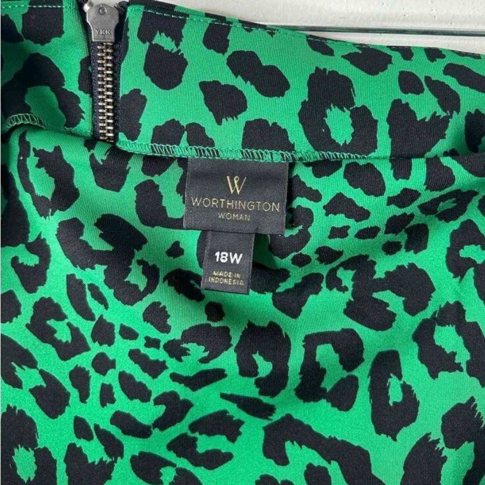 Leopard Green Pencil Skirt - Picture 3 of 5